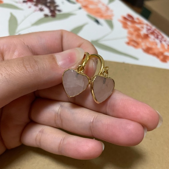 Blush stone heart hoops, 18K gold plated - Picture 3 of 4